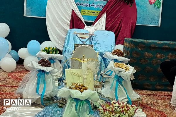حضور 26 زوج جوان در اجتماعات شبانه و گلباران کردن مزار شهدا