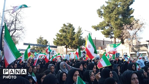 اجتماع بزرگ مردم نیشابور برای بیعت با سومین رهبر جمهوری اسلامی ایران 