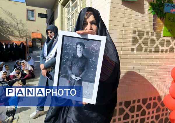 جشن دهه انقلاب و زنگ حماسه آفرینی انقلاب در دبستان شطیطه ۲