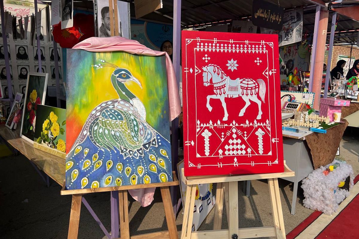 مدرسه فرزانگان ملارد میزبان نمایشگاه دستاوردهای علمی دانش‌آموزان