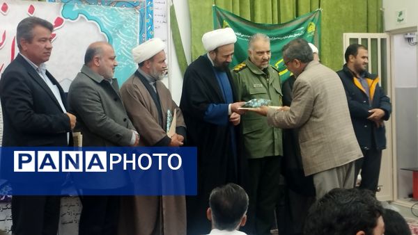 جلسه قرآنی در خلیل‌آباد 