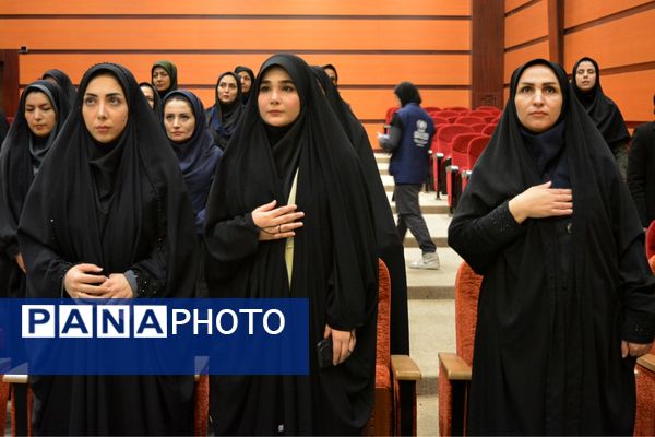 آیین تجلیل از برگزیدگان حوزه مشاوره و پیشگیری از آسیب‌های اجتماعی بهارستان‌دو