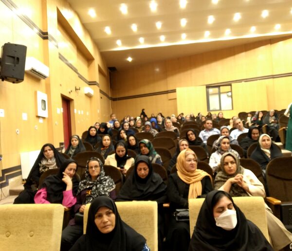 جلسه انجمن اولیا و مربیان در کانون شوشتری
