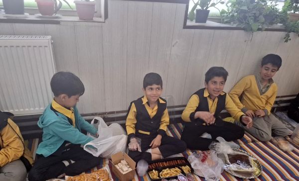 بازارچه کسب و کار دانش‌آموزی دبستان علی اکبر دهخدا  