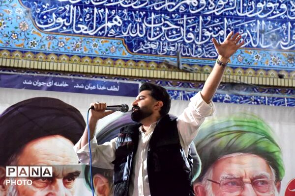 ویژه برنامه ولادت امام رضا(ع) در میدان امام خمینی(ره) نجف آباد