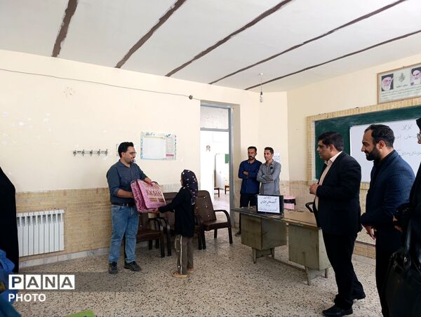 بازدید معاون سوادآموزی آموزش و پرورش خراسان جنوبی از طبس و دستگردان