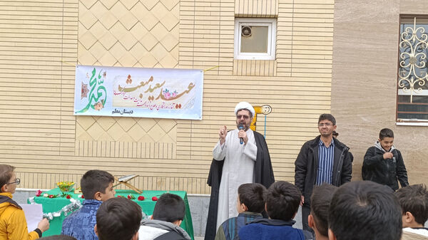 جشن عید مبعث در دبستان معلم آشخانه