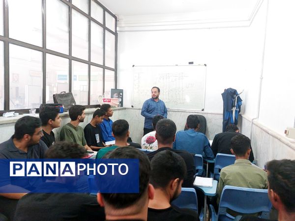 بازدید از مرکز فنی‌وحرفه‌ای حاجی‌آباد