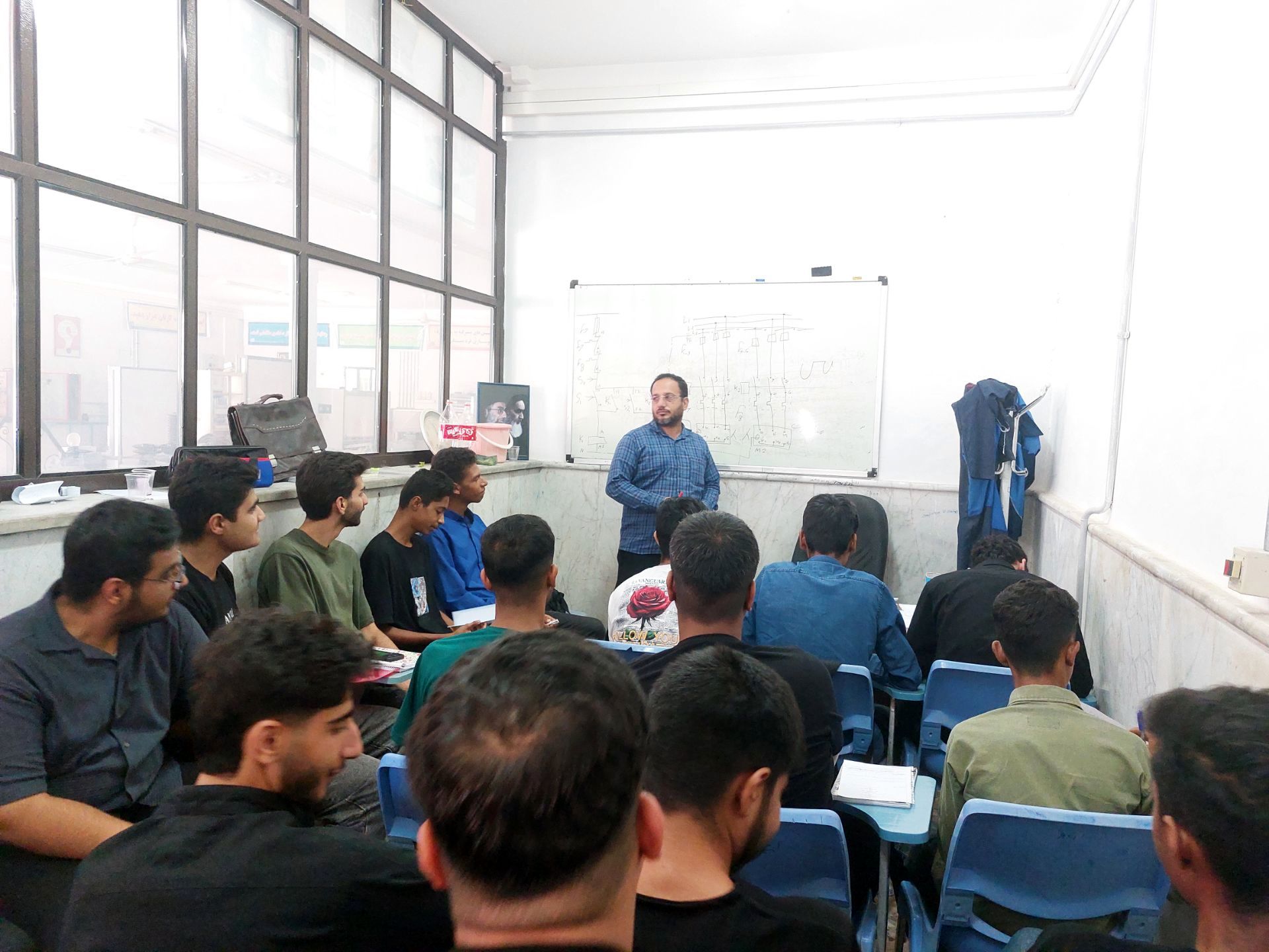 بازدید از مرکز فنی‌وحرفه‌ای حاجی‌آباد