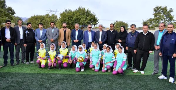 افتتاح چمن مصنوعی شهرک امام حسین(ع) در یاسوج 