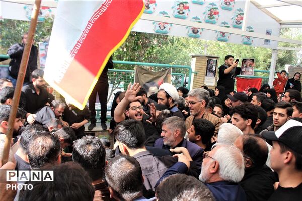 آیین تشییع پیکر دانش‌آموز شهید «سید محمد حسینی مقدم»
