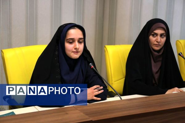 نشست مدیرکل آموزش و پرورش آذربایجان شرقی با نمایندگان مجلس دانش‌آموزی