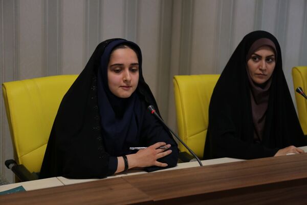 نشست مدیرکل آموزش و پرورش آذربایجان شرقی با نمایندگان مجلس دانش‌آموزی