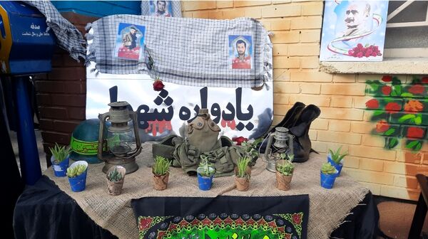 وداع دانش‌آموزان دبیرستان فرهنگیان ناحیه ۷ با شهید گمنام 