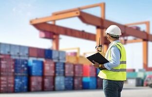 اقدامات وزارت اقتصاد در ترخیص کالا و اصلاح مجوزها نقطه عطفی برای رونق کسب‌وکار است