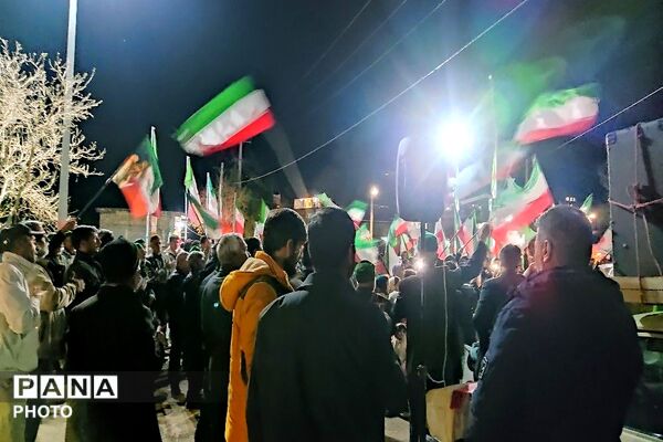 حضور در تجمعات خیابانی یعنی هیات من الذله در برابر دشمن زورگو و دروغگو
