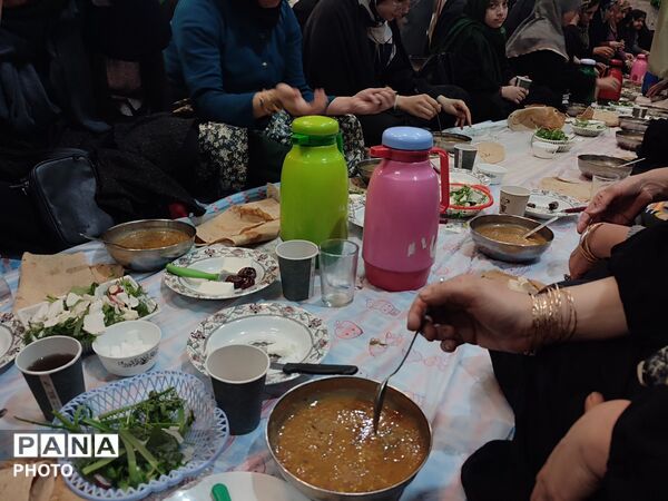 قرائت قرآن، نماز جماعت و افطار در مسجد خاتم پیامبران 