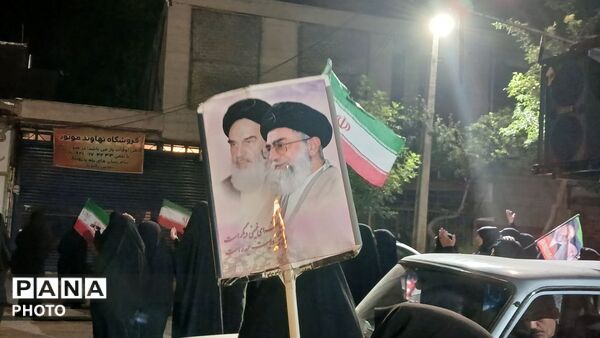امشب نهاوندی ها پرچم ایران را به اهتزاز در آوردند
