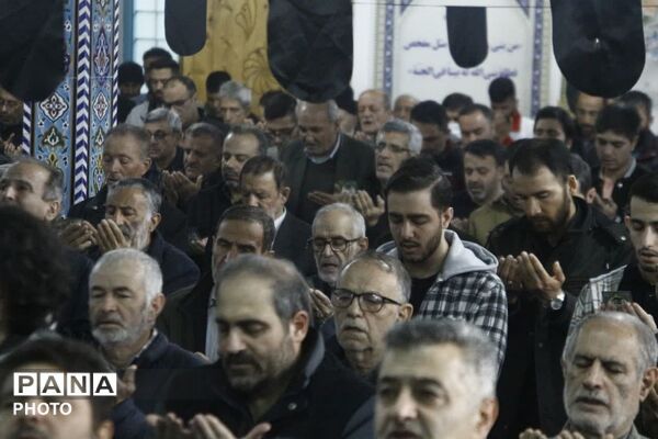 اقامه نماز باشکوه عید سعید فطر در شهرستان فیروزکوه