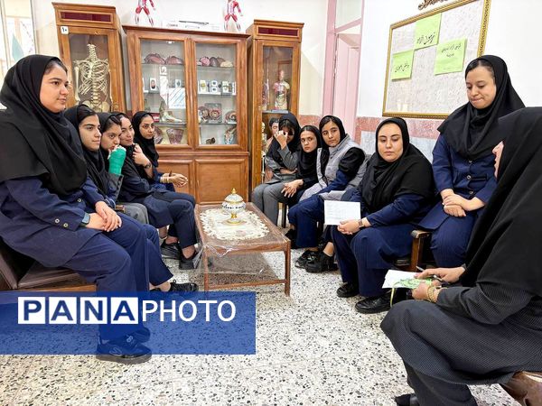 جلسه توجیهی ویژه دانش‌آموزان خبرنگار پانا در هنرستان تلاش