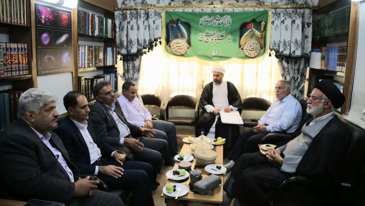 دیدار مدیر کل آموزش‌و پرورش فارس با دبیر جامعه روحانیت 