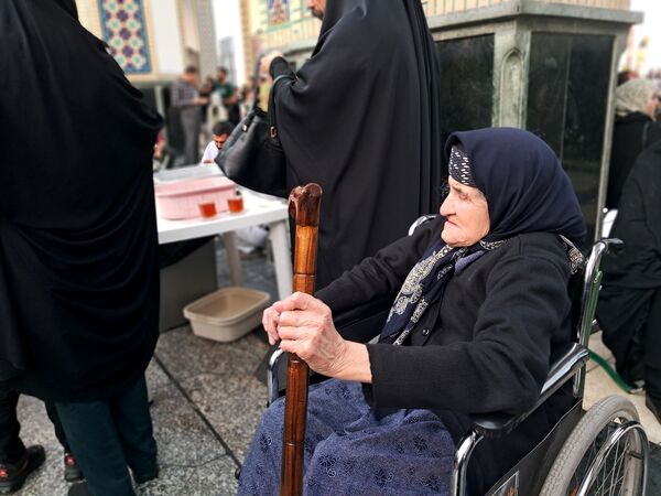 کبوتر حرم مشهد مقدس