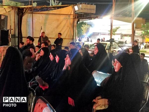 سازمان دانش آموزی قم در خدمت عزاداران حسینی