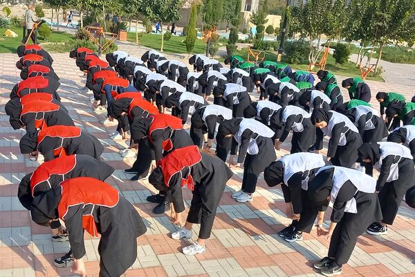 مراسم هفته تربیت‌بدنی در دبیرستان حکمت بهارستان‌۲ 