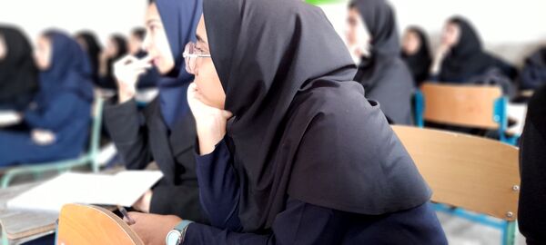 برگزاری جلسه مشاورهای در دبیرستان دخترانه فاطمیه 