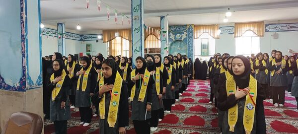  همایش یاوران انقلاب در دبیرستان امام سجاد (ع) ناحیه ۴ کرج