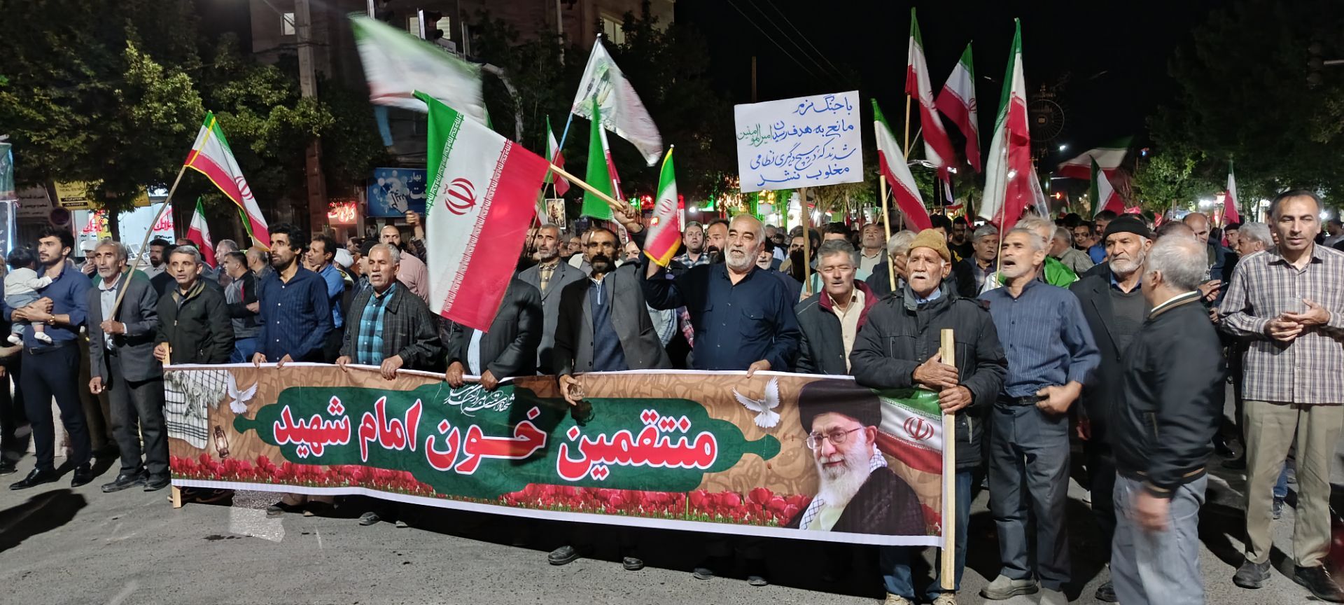 حضور مردم غیور آشخانه در هفتادوهشتمین راهپیمایی شبانه
