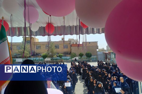 دانش‌آموزان شهریاری روز اول سال تحصیلی را به پایان رساندند