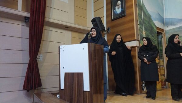 جلسه اولیا مربیان دبیرستان سرافرازان 