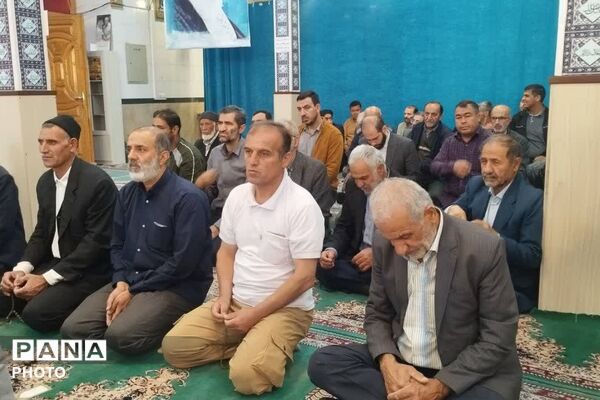 مصلی فیروزکوه در دومین جمعه خردادماه، معطر به یاد شهدا و حماسه مقاومت شد