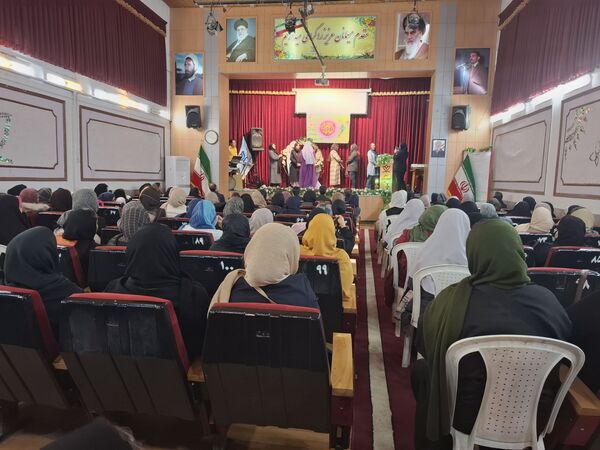 گرامیداشت روز مادر مدرسه دخترانه ۱۷ شهریور 