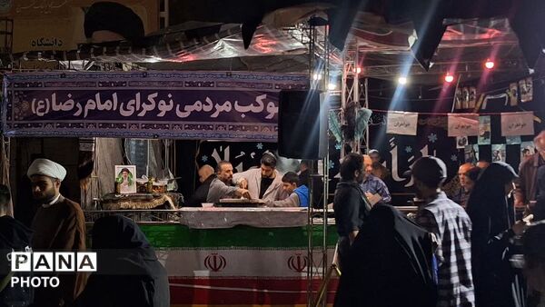 بازسازی صحنه سخنرانی رهبر شهید انقلاب اسلامی ایران در بلوار امام‌زاده حسن(ع) کرج