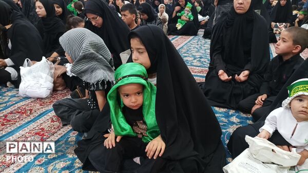 طنین لالایی مادران در همایش سراسری شیرخوارگان حسینی شهر بار