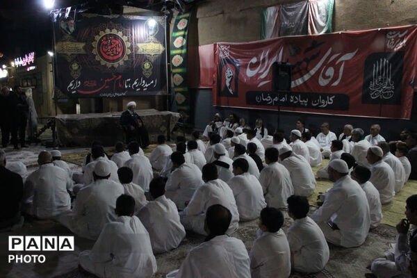 بدرقه کاروان پیاده‌روی زائران امام رضا (ع) در یزد