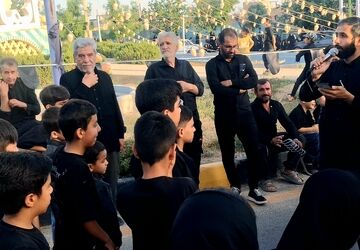 جلوه شور حسینی نوجوانان داراب در آیین «احلی من العسل»