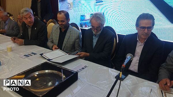 ۹ تفاهم نامه برای ساخت و بازسازی مدارس نیشابور توسط عبدالرضا وکیلی امضا شد