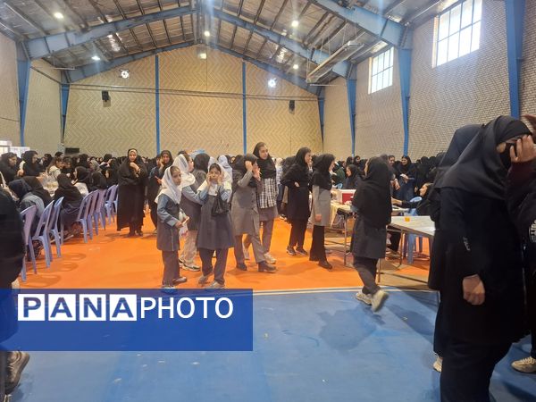 بازارچه کسب و کار دانش‌آموزی دبیرستان پردیسان سملقان