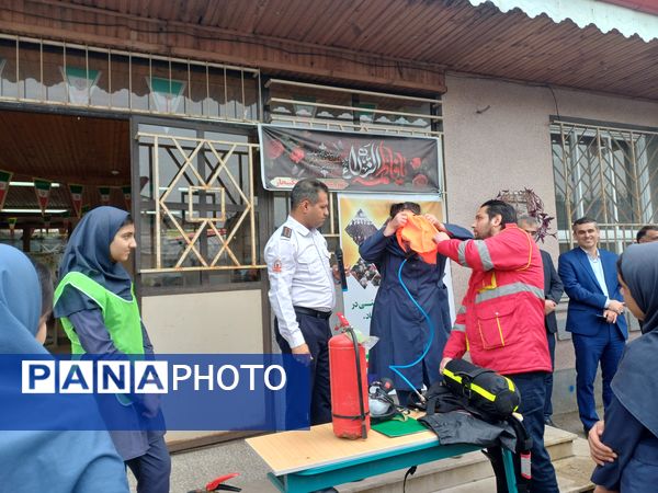 برگزاری مانور زلزله و ایمنی در مدارس خشکبیجار