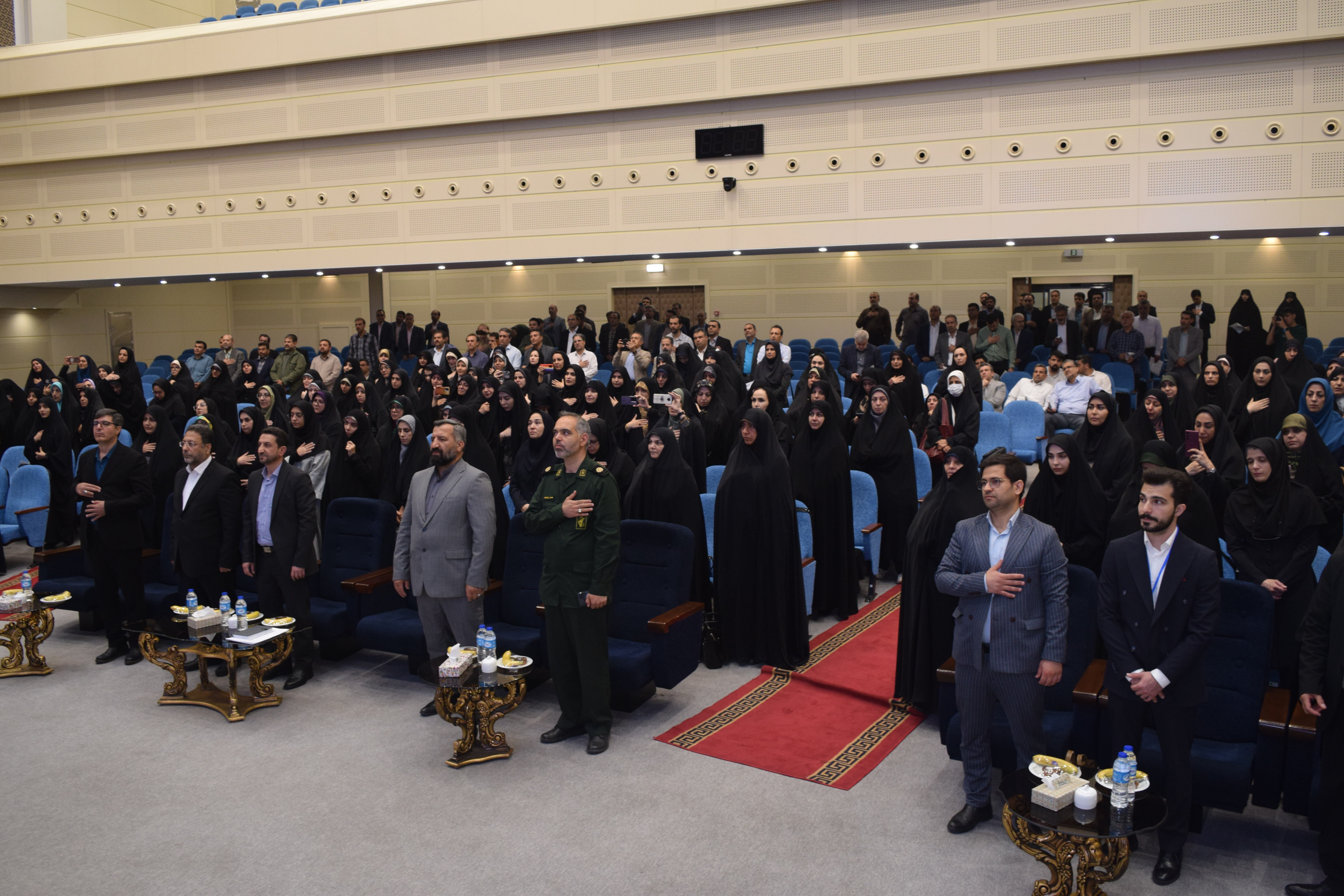 مراسم گرامیداشت مقام معلم و تجلیل از طلایه‌داران تعلیم و تربیت منطقه ۱۴ 