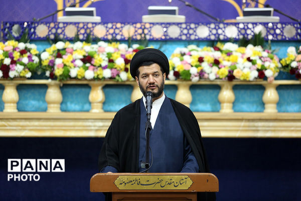 جزءخوانی خانوادگی قرآن کریم در حرم حضرت معصومه(س)