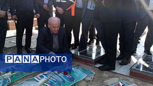 تجدید میثاق مدیران مازندران با شهدا در هفته دولت