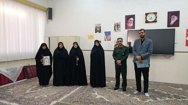 گرامیداشت روز دانش‌آموز با برنامه های متنوع در دبیرستان شاهد طالقانی