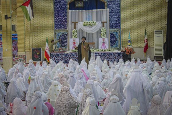 جشن تکلیف ۶۰۰دانش‌آموز دختر گتوندی