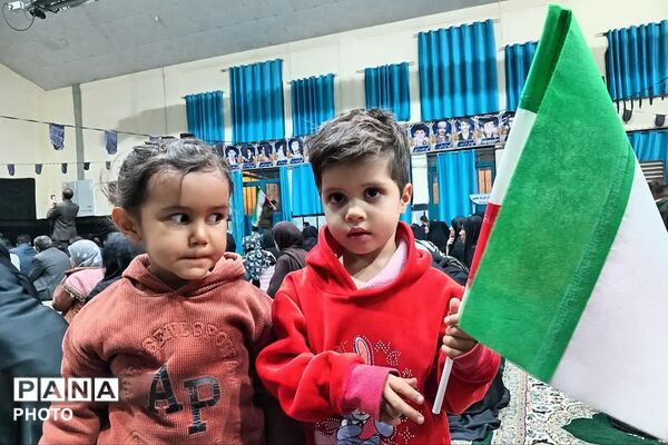مهر و مقاومت کودکان و نوجوانان دیشموک به یاد شهدای میناب
