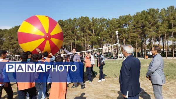 بازدید مدیرکل مدیر بحران استانداری اصفهان از اردوهای طرح تمشک استان اصفهان