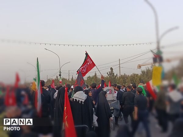 تلاقی دریای سرخ و سیاه مردم در حماسه وداع با قائد امت
